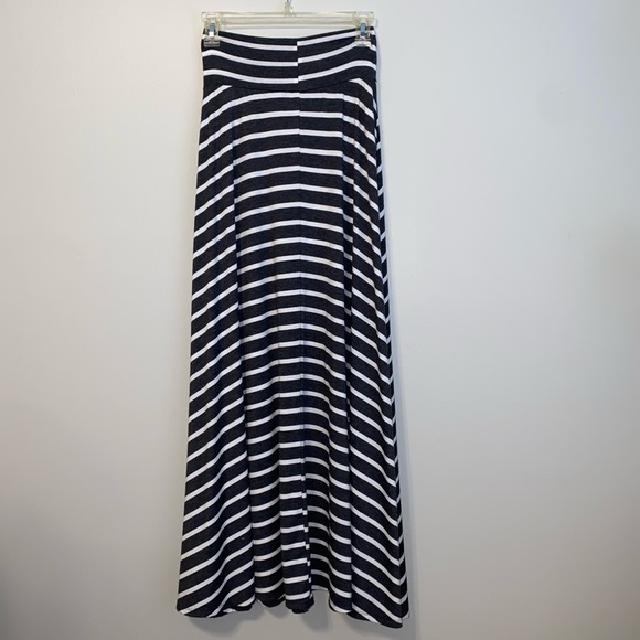 Long stripped skirt! - Picture 3 of 5